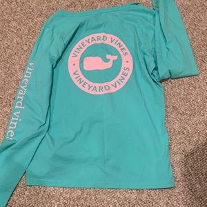 NEVER WORN VINEYARD VINES LONG SLEEVE